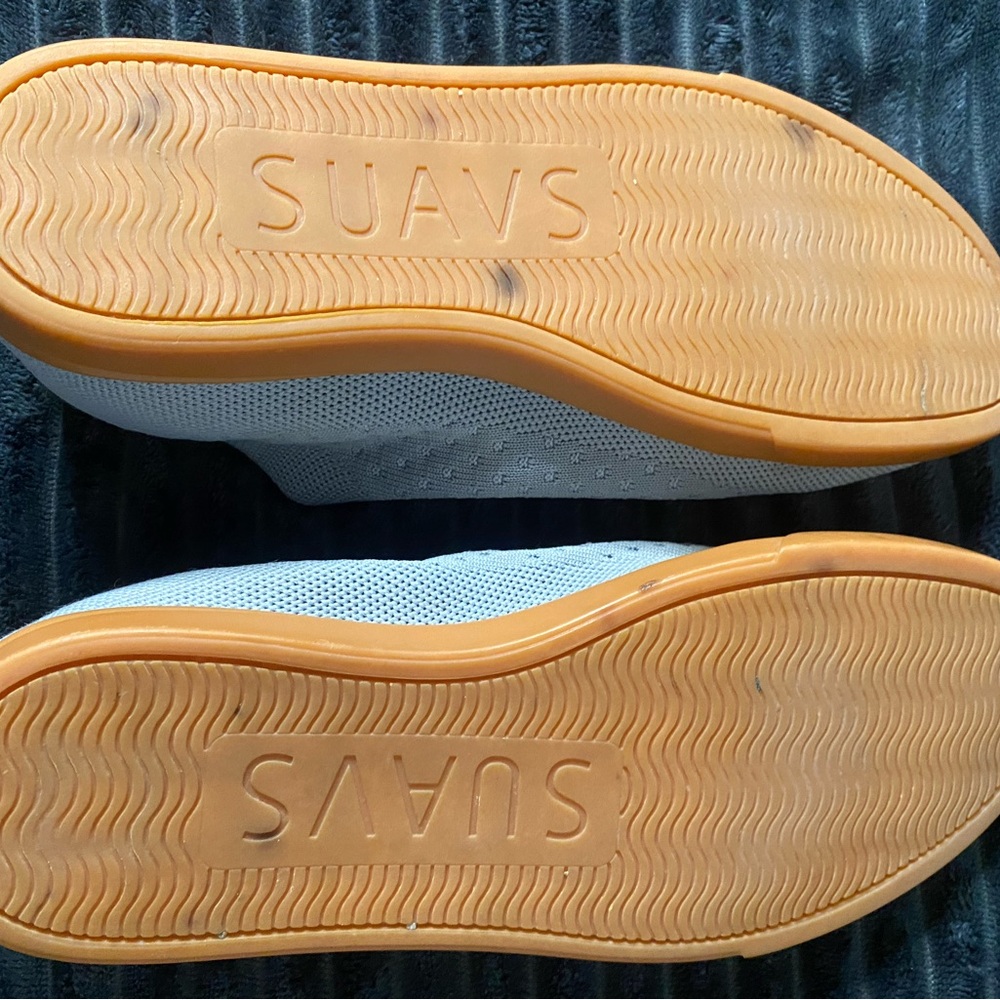 SUAVS Men’s Light Blue Knit Sneaker with Gum Sole